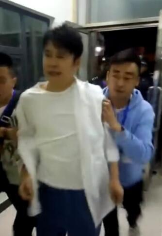 舅舅爆料被抓视频播放,惊曝被抓视频引发社会关注