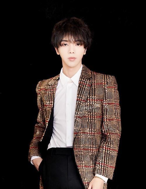 妈妈爆料儿子中奖视频,儿子喜中大奖，喜极而泣瞬间引网友热议  第2张